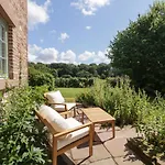 Holiday home Caldhu Holmrook