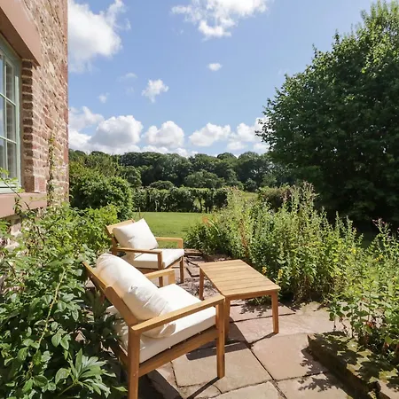 Holiday home Caldhu Holmrook